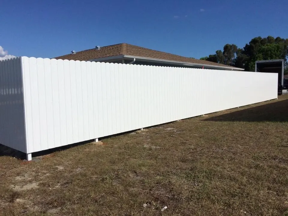 Cerca blanca instalada